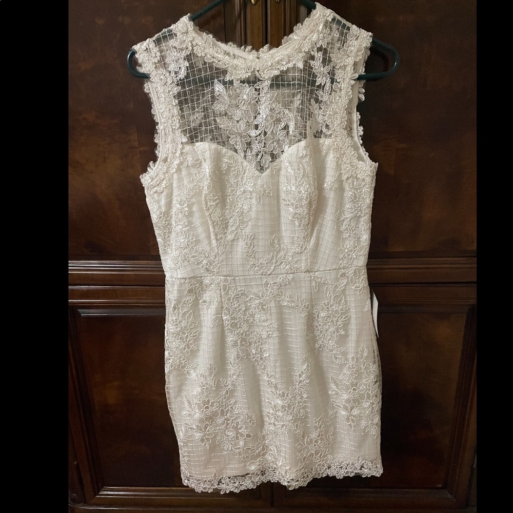 NWT lulus white lace dress. Didn’t wear this for my wedding festivities.